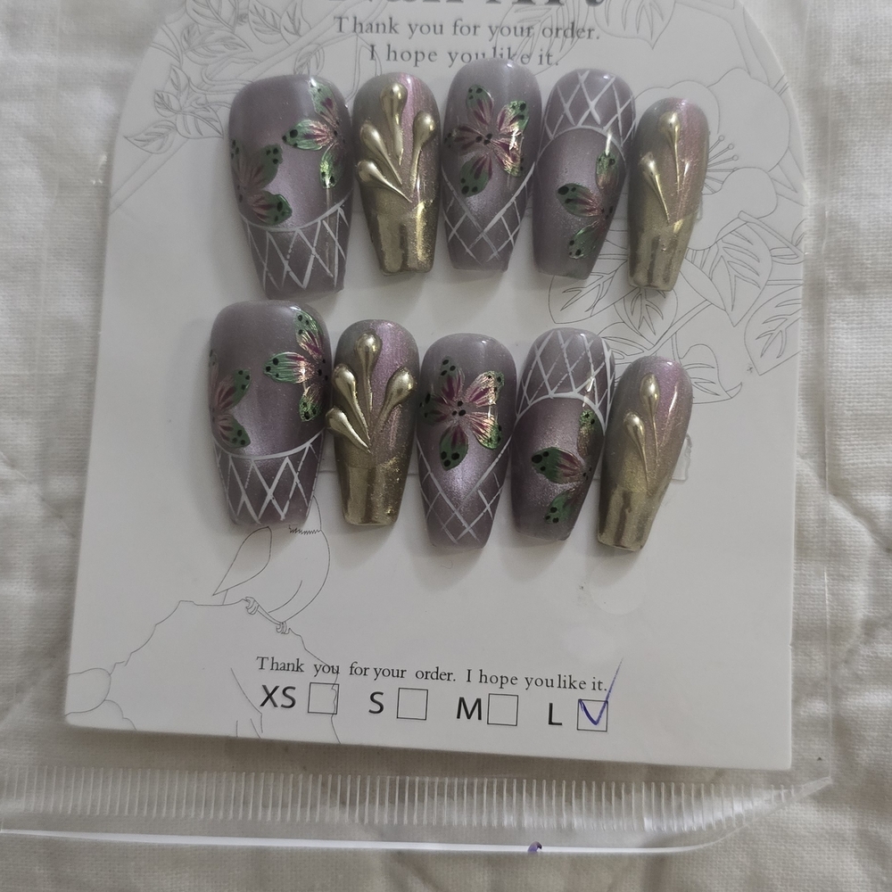 Jia Zhi Mu Gold and Purple Floral Press-On Nails